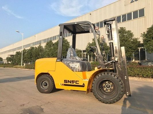 OEM 4トンのディーゼルフォークリフト SNSCディーゼルフォークリフト 2段マスト