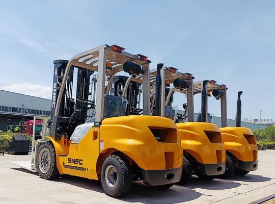 6600LBS 7700LBS ディーゼルフォークリフト メーカー 3500kg ディーゼル動力フォークリフト