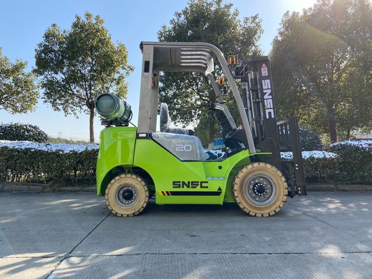 2トンのLPGガスのフォークリフト 3000mm-7000mm リフティング・デュアル・燃料フォークリフト