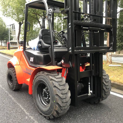 3.5トンの4x4フォークリフト 小型荒地フォークリフト FD35ディーゼルエンジン