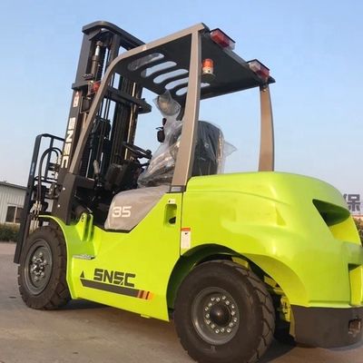 サイドシフト 4x4フォークリフト YUNNEI エンジン 3500kg 小型オフロードフォークリフト