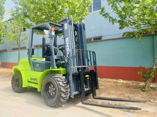 3000kg-5000kg 4wd 荒地フォークリフト オフロードフォークリフト リフト トラック