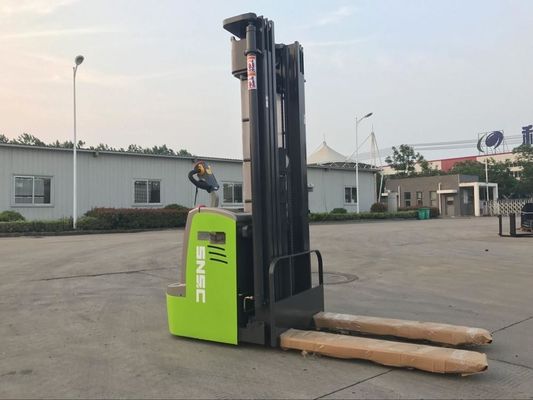倉庫駆動パレットスタッカー 2 トンの対比スタッカー
